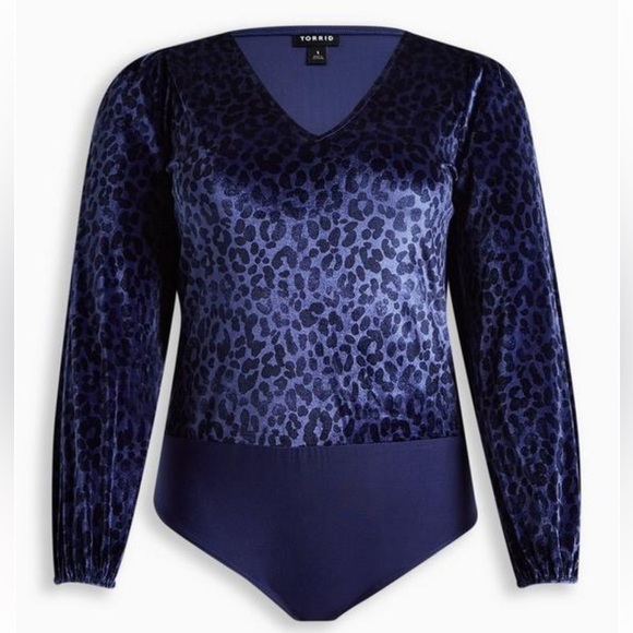 Torrid Velvet V-Neck Long Sleeve Bodysuit Blue Leopard Pattern Size 3 NEW - Picture 1 of 7